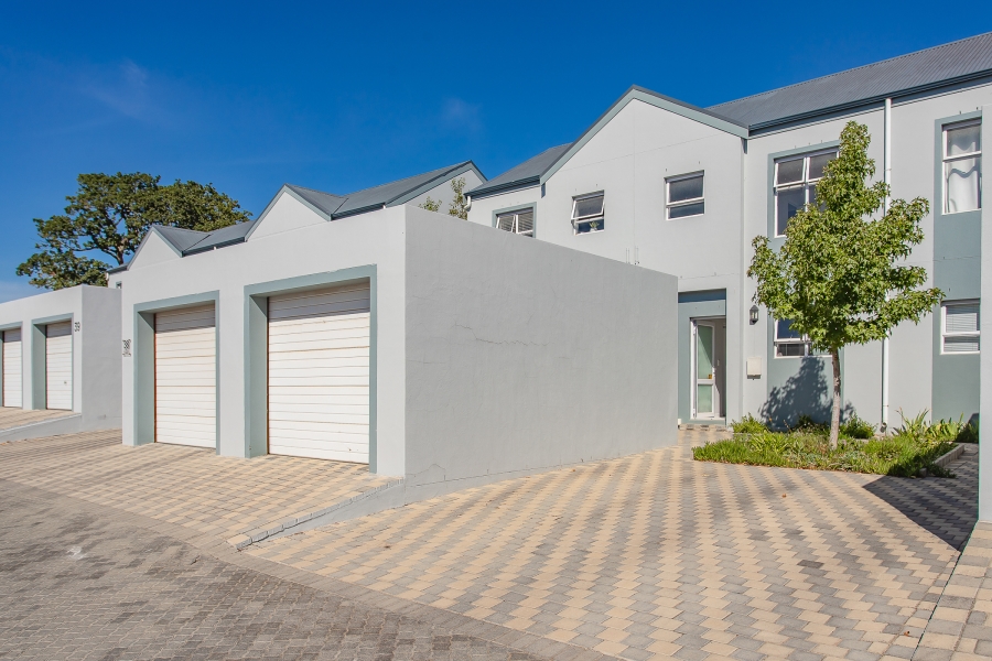 2 Bedroom Property for Sale in Honeydew Country Estate Western Cape